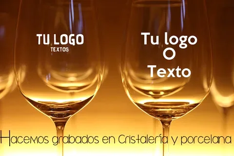 Copas grabadas con el logo de un establecimiento
